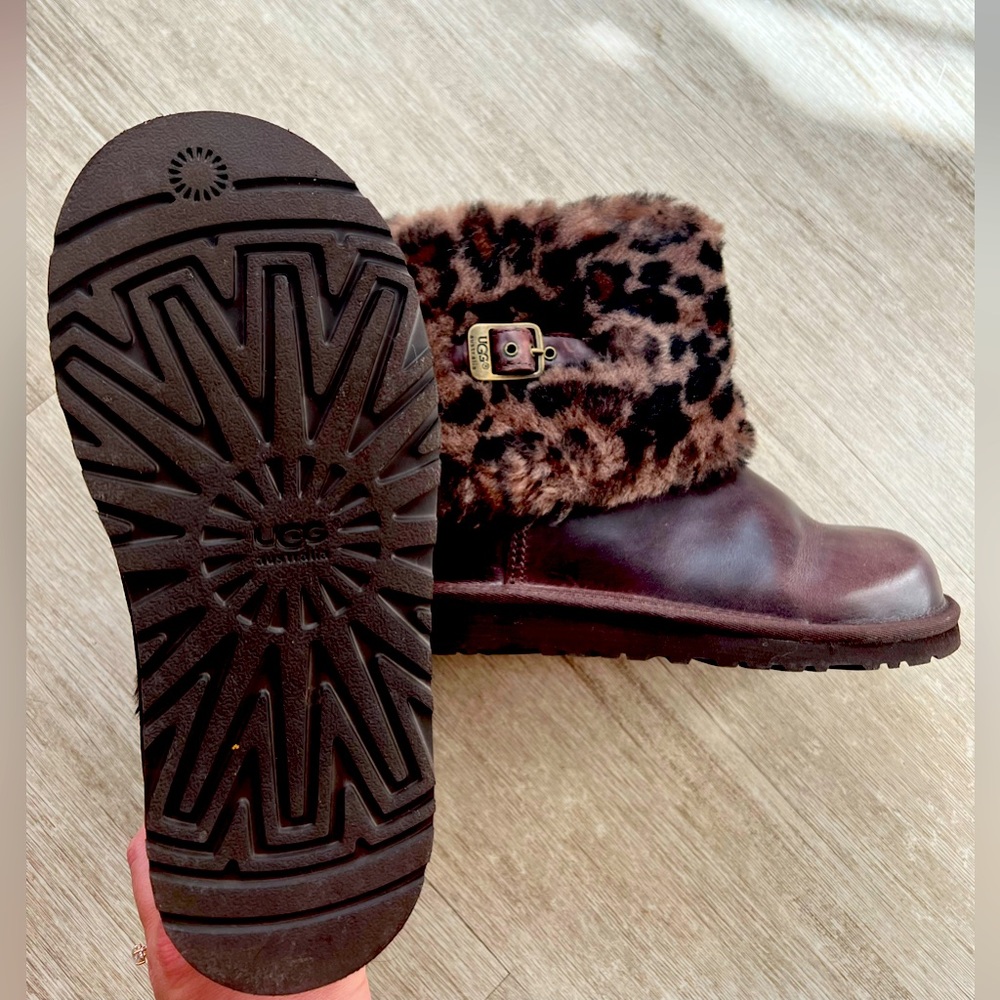 Chocolate brown leather with leopard fur on sides - Ugg boots women’s size 5